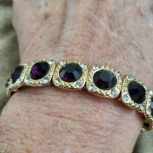 Vintage Gold Tone Stretch Garnets  Gemstone Bracelet